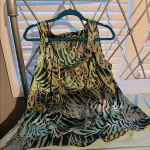 Beautiful artsy jungle leaf print tank top